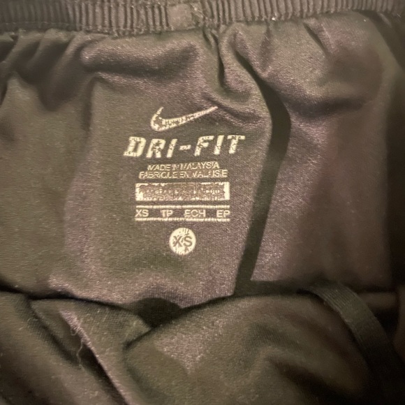 Nike running shorts - Picture 5 of 5